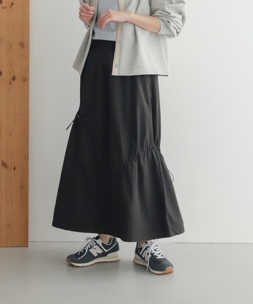 URBAN RESEARCH DOORS（アーバンリサーチドアーズ）の「add fabricsドロストスカート（スカート・レディース・ホワイト系その他/ブラック・MEDIUM）」の4枚目の写真