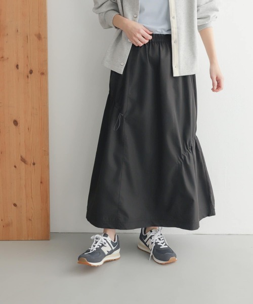 URBAN RESEARCH DOORS（アーバンリサーチドアーズ）の「add fabricsドロストスカート（スカート・レディース・ホワイト系その他/ブラック・MEDIUM）」の5枚目の写真