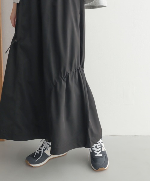 URBAN RESEARCH DOORS（アーバンリサーチドアーズ）の「add fabricsドロストスカート（スカート・レディース・ホワイト系その他/ブラック・MEDIUM）」の12枚目の写真