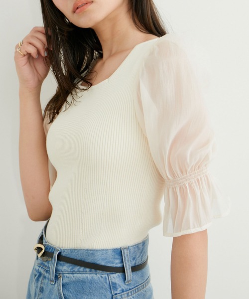 VIS（ビス）の「袖オーガンジーキャンディスリーブスクエアネックニット（ニット/セーター・レディース・ブラック/ピンク/キナリ・FREE）」の2枚目の写真