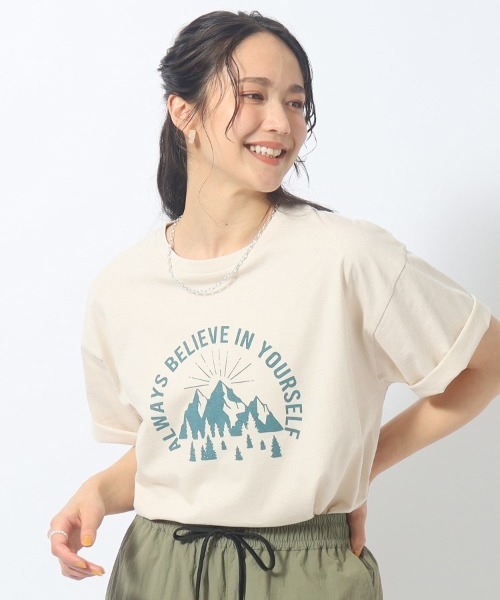 SHOO・LA・RUE（シューラルー）の「◆【洗える/プチプラ/綿100％】グラフィック半袖ゆるTシャツ（Tシャツ/カットソー・レディース・オレンジ系その他5/グリーン系5/チャコール/パープル系1/ホワイト系6/ホワイト/ブラック系2/ブルー系2/ホワイト系5/グレー系/グレー系3/ネイビー系3/ピンク系その他/ホワイト系1/ホワイト系2/ブラック/ホワイト系その他6/ベージュ系その他7/ホワイト系8/グレー系4/ブラック系7/オレンジ系5/ブルー系7/パープル系2・02/03/04）」の15枚目の写真