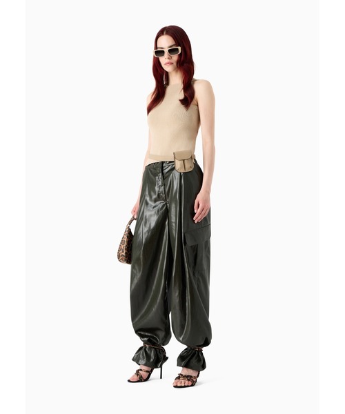 EMPORIO ARMANI(エンポリオアルマーニ)の「【エンポリオ アルマーニ】Emporio Armani Sustainability Values Capsule Collection カーゴパンツ ウェットルック再生テクニカルサテン(カーゴパンツ・レディース・ライトカーキ・36/38/40)」の5枚目の写真