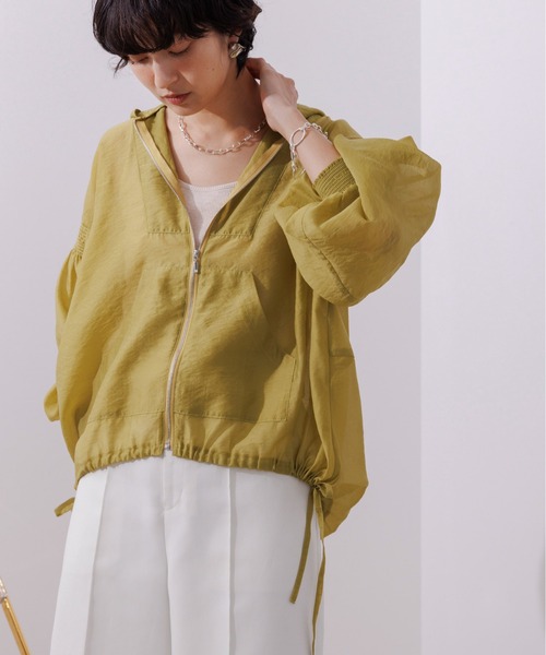 【◡̈♡y】エイミーロウ シャーリングスリーブシアーパーカー 黄 Eimee Law（エイミーロウ）の「シャーリングスリーブ フーディーシアー