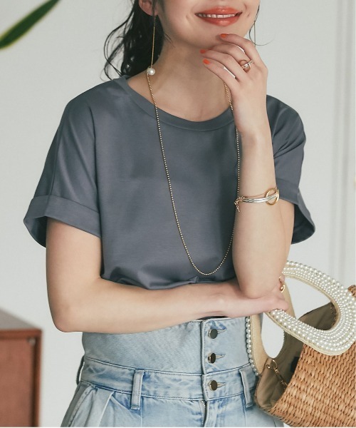 La boutique BonBon（ラブティックボンボン）の「ターンバックスリーブTシャツ（Tシャツ/カットソー・レディース・ネイビー/ピンク/チャコールグレー/オフホワイト/サックスブルー・FREE）」の3枚目の写真