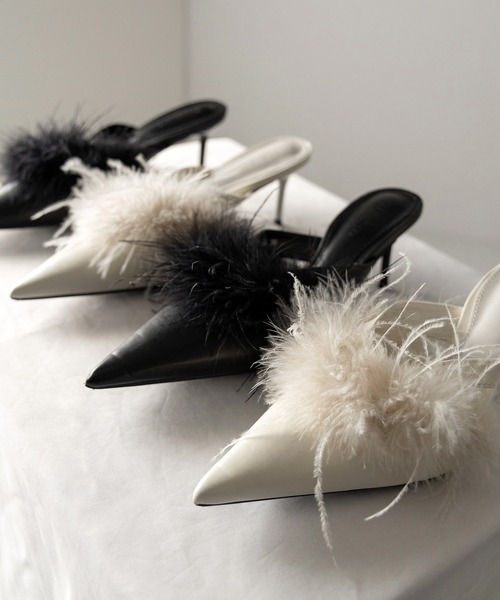 me+em select(ミームセレクト)の「【 2color 】フェザーファーポインテッドトゥミュール / feather fur pointed toe mules(パンプス・レディース・ブラック/アイボリー・39/38/37/36)」の6枚目の写真