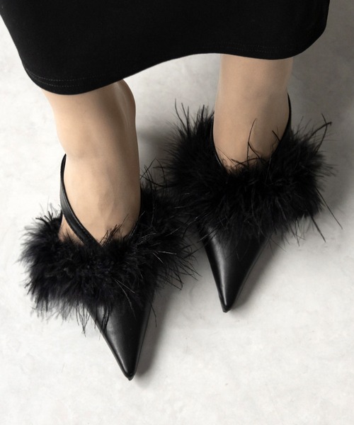 me+em select(ミームセレクト)の「【 2color 】フェザーファーポインテッドトゥミュール / feather fur pointed toe mules(パンプス・レディース・ブラック/アイボリー・39/38/37/36)」の8枚目の写真