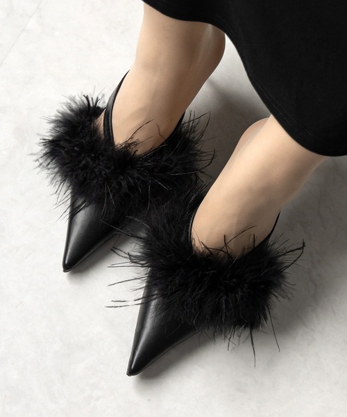 me+em select(ミームセレクト)の「【 2color 】フェザーファーポインテッドトゥミュール / feather fur pointed toe mules(パンプス・レディース・ブラック/アイボリー・39/38/37/36)」の9枚目の写真