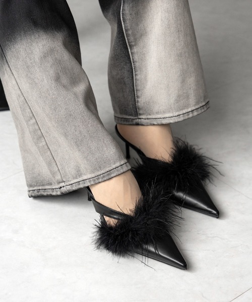 me+em select(ミームセレクト)の「【 2color 】フェザーファーポインテッドトゥミュール / feather fur pointed toe mules(パンプス・レディース・ブラック/アイボリー・39/38/37/36)」の17枚目の写真