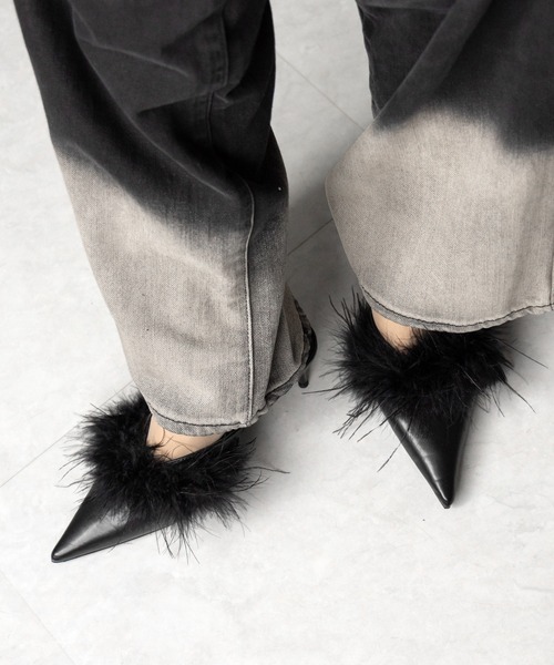 me+em select(ミームセレクト)の「【 2color 】フェザーファーポインテッドトゥミュール / feather fur pointed toe mules(パンプス・レディース・ブラック/アイボリー・39/38/37/36)」の18枚目の写真
