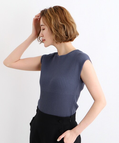 grove（グローブ）の「◆雑誌掲載【洗える・UVカット・抗ピル】前後2WAY針抜き切替フレンチスリーブプルオーバー（ニット/セーター・レディース・ナチュラル/ブラック/ブルー系その他・01/02/03/04/05）」の10枚目の写真