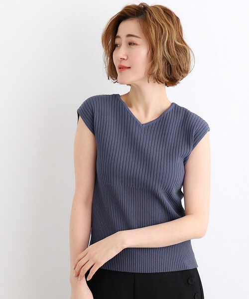 grove（グローブ）の「◆雑誌掲載【洗える・UVカット・抗ピル】前後2WAY針抜き切替フレンチスリーブプルオーバー（ニット/セーター・レディース・ナチュラル/ブラック/ブルー系その他・01/02/03/04/05）」の11枚目の写真