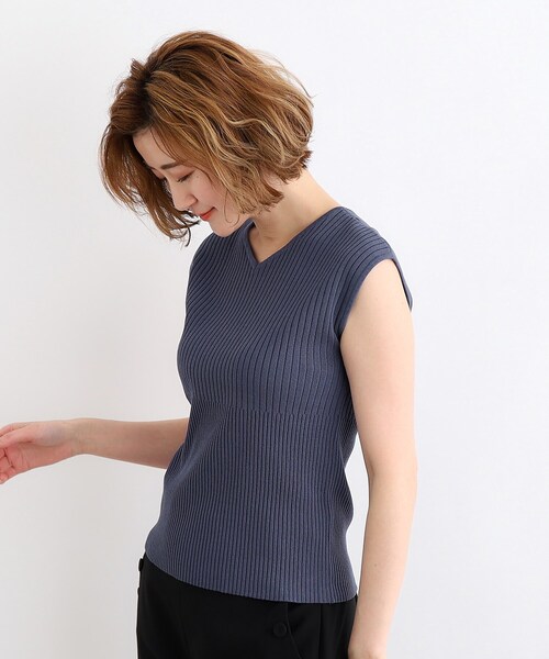 grove（グローブ）の「◆雑誌掲載【洗える・UVカット・抗ピル】前後2WAY針抜き切替フレンチスリーブプルオーバー（ニット/セーター・レディース・ナチュラル/ブラック/ブルー系その他・01/02/03/04/05）」の12枚目の写真