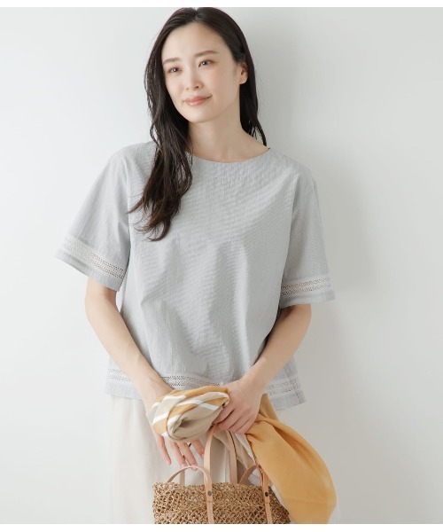 NEWYORKER（ニューヨーカー）の「ヘアラインコットンボイル レース切り替えTブラウス（シャツ/ブラウス・レディース・ホワイト/ホワイト×ブラック・9号/11号）」の2枚目の写真