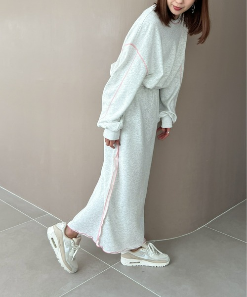 Olu.（オルドット）の「配色ステッチスウェット[セットアップ可能]（スウェット・レディース・ブルー/チャコールグレー/アイボリー/モカ・FREE）」の11枚目の写真
