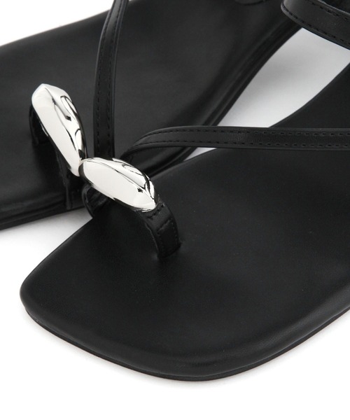 Andemiu（アンデミュウ）の「サムリングサンダル（サンダル・レディース・ブラック/グレー系その他・MEDIUM/LARGE）」の7枚目の写真