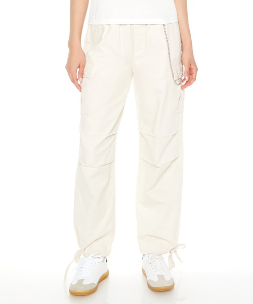 FOREVER 21（フォーエバー トゥエンティーワン）の「ツイルカーゴパンツ（カーゴパンツ・レディース・ブラック/ホワイト・SMALL/MEDIUM）」の7枚目の写真