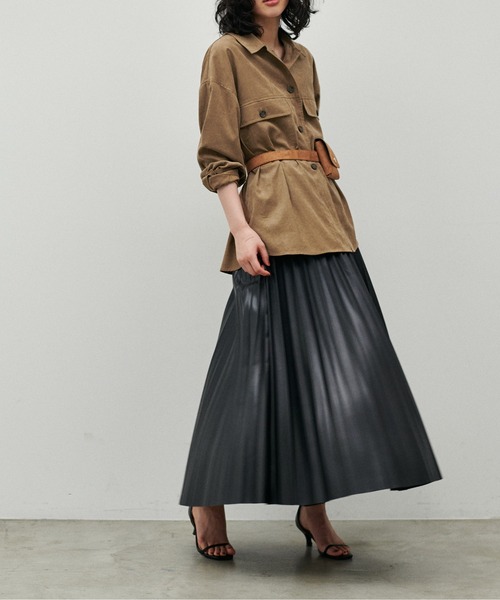 LARUTA（ラルータ）の「【LARUTA】サファリポケット付きスエード調シャツ（シャツ/ブラウス・レディース・ライトベージュ/キャメル/チャコール/カーキ・FREE）」の19枚目の写真