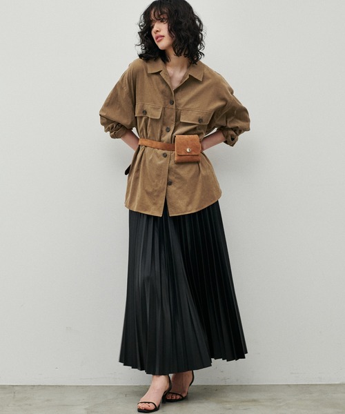 LARUTA（ラルータ）の「【LARUTA】サファリポケット付きスエード調シャツ（シャツ/ブラウス・レディース・ライトベージュ/キャメル/チャコール/カーキ・FREE）」の20枚目の写真