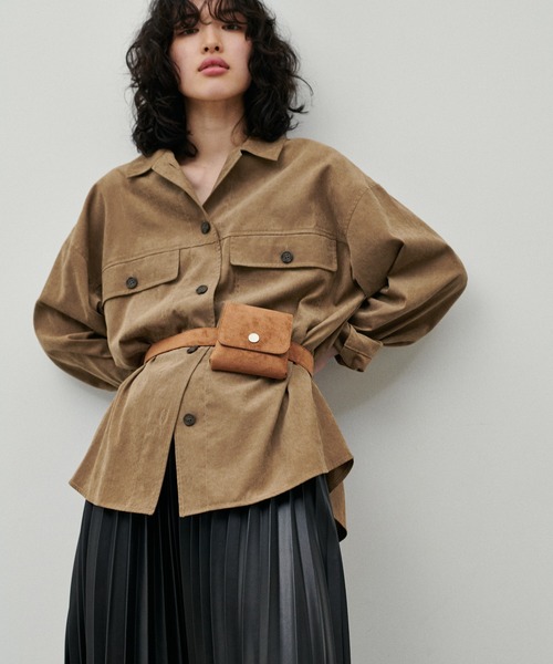 LARUTA（ラルータ）の「【LARUTA】サファリポケット付きスエード調シャツ（シャツ/ブラウス・レディース・ライトベージュ/キャメル/チャコール/カーキ・FREE）」の18枚目の写真