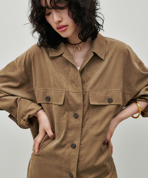 LARUTA（ラルータ）の「【LARUTA】サファリポケット付きスエード調シャツ（シャツ/ブラウス・レディース・ライトベージュ/キャメル/チャコール/カーキ・FREE）」の15枚目の写真
