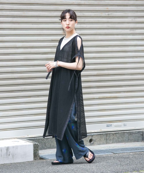 KBF(ケイビーエフ)の「マルチWAYメッシュワンピース(ワンピース・レディース・アイボリー/ブラック・ONE)」の11枚目の写真