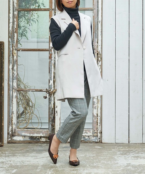 Mode et Jacomo（モードエジャコモ）の「メタルフラットパンプス（パンプス・レディース・ダークブラウン/アイボリー/ブラック・22.5cm/23cm/23.5cm/24cm/24.5cm）」の13枚目の写真