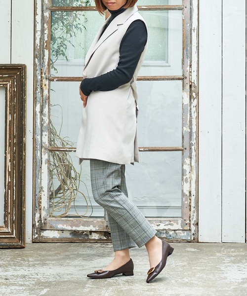 Mode et Jacomo（モードエジャコモ）の「メタルフラットパンプス（パンプス・レディース・ダークブラウン/アイボリー/ブラック・22.5cm/23cm/23.5cm/24cm/24.5cm）」の12枚目の写真