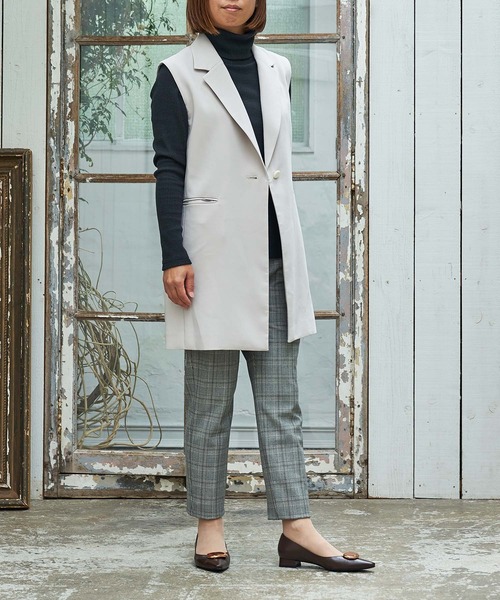 Mode et Jacomo（モードエジャコモ）の「メタルフラットパンプス（パンプス・レディース・ダークブラウン/アイボリー/ブラック・22.5cm/23cm/23.5cm/24cm/24.5cm）」の14枚目の写真