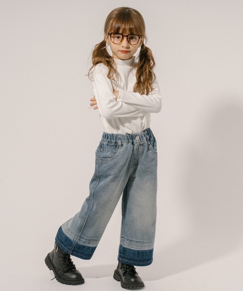 URBAN CHERRY（アーバンチェリー）の「バイカラーウォッシュストレートデニムパンツ（デニムパンツ・キッズ・ブルー・110cm/120cm/130cm/140cm）」の2枚目の写真