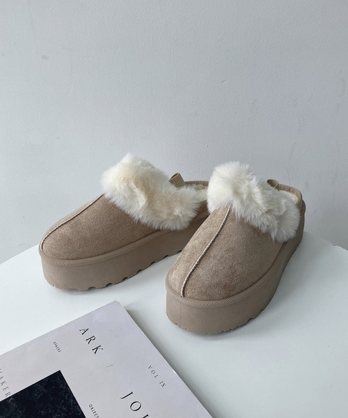 AS KNOW AS plus（アズノゥアズプラス）の「厚底ムートンサンダル（サンダル・レディース・ブラック/ベージュ/ライトベージュ・LL/S/M/L）」の11枚目の写真