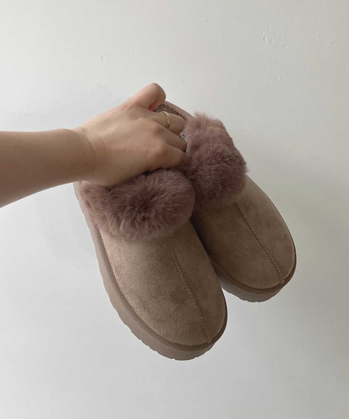 AS KNOW AS plus（アズノゥアズプラス）の「厚底ムートンサンダル（サンダル・レディース・ブラック/ベージュ/ライトベージュ・LL/S/M/L）」の16枚目の写真