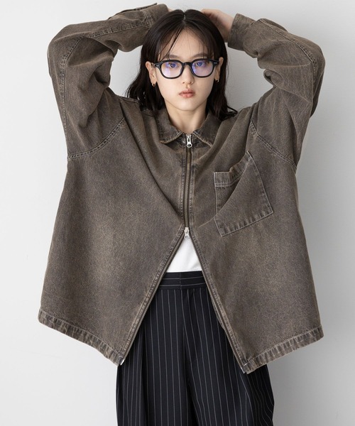 RAGEBLUE（レイジブルー）の「【UNISEX】 overdyed denim loose shirt/選べる着丈/Wジップオーバーダイ加工デニムルーズシャツ（シャツ/ブラウス・レディース・ライトブルー/ブルー/ブラウン/ブラック/ブルー系7・MEDIUM/LARGE）」の14枚目の写真