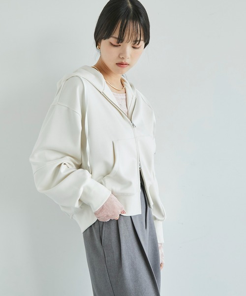 VIS(ビス)の「【洗える】ポンチショートパーカー(パーカー・レディース・ホワイト系その他5/ライトグレー・FREE)」の13枚目の写真