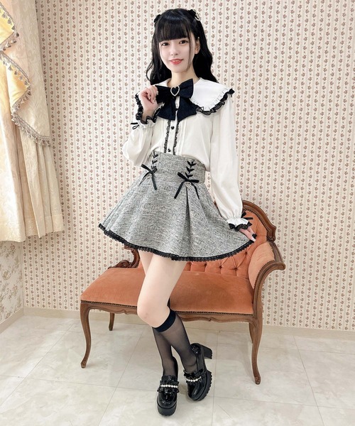 ROJITA(ロジータ)の「ハートチャーム付きレースアップツイードスカパン(スカート・レディース・ホワイト/グレー/ブラック・FREE)」の8枚目の写真