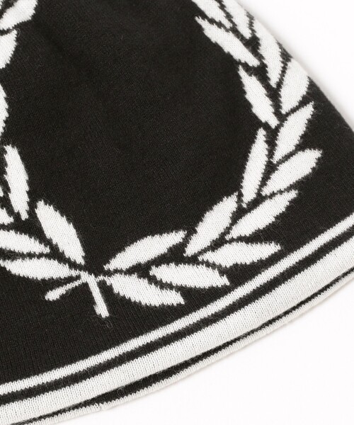 FRED PERRY（フレッドペリー）の「【別注】FRED PERRY / ロゴ ジャカード ビーニー（ニットキャップ/ビーニー・メンズ・ブラック/グリーン/ネイビー・ONE SIZE）」の5枚目の写真