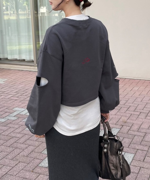 INTER FACTORY（インターファクトリー）の「YUKI - 刺繍カットアウトスウェット made in INTER FACTORY（スウェット・レディース・チャコールグレー/ライトグレー・FREE）」の4枚目の写真