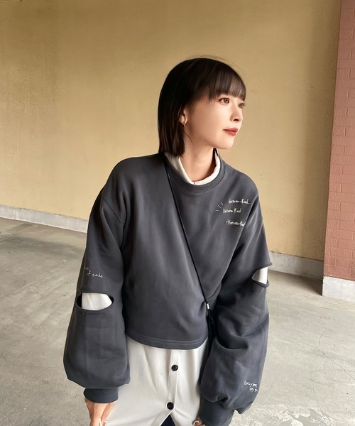 INTER FACTORY（インターファクトリー）の「YUKI - 刺繍カットアウトスウェット made in INTER FACTORY（スウェット・レディース・チャコールグレー/ライトグレー・FREE）」の3枚目の写真