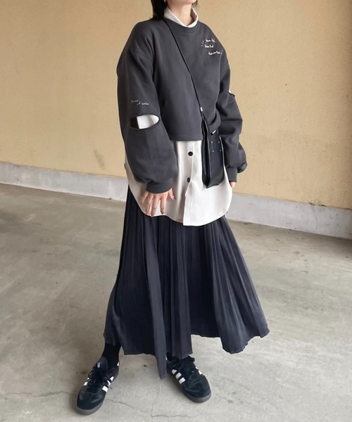 INTER FACTORY（インターファクトリー）の「YUKI - 刺繍カットアウトスウェット made in INTER FACTORY（スウェット・レディース・チャコールグレー/ライトグレー・FREE）」の9枚目の写真