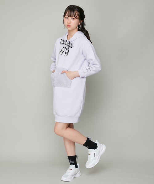JENNI belle(ジェニィベル)の「【WEB限定】【あったか】裏起毛ボアポケットリボン付きワンピ(ワンピース・キッズ・ブラック/ラベンダー・130cm/150cm/120cm/140cm)」の9枚目の写真