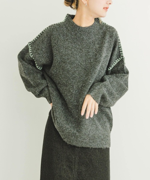 ITEMS URBANRESEARCH（アイテムズ アーバンリサーチ）の「ハンドステッチハイネックニット（ニット/セーター・レディース・イエロー/ライトベージュ/グレー/チャコールグレー・FREE）」の2枚目の写真