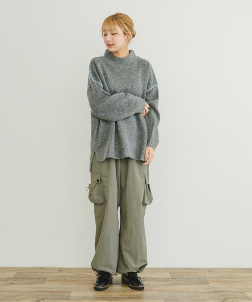ITEMS URBANRESEARCH（アイテムズ アーバンリサーチ）の「ハンドステッチハイネックニット（ニット/セーター・レディース・イエロー/ライトベージュ/グレー/チャコールグレー・FREE）」の9枚目の写真