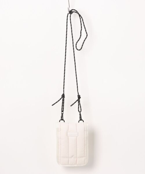 HUNTER(ハンター)の「【HUNTER】NTREPID PUFFER ESSENTIAL PHONE POUCH(ショルダーバッグ・レディース・オフホワイト・FREE)」の3枚目の写真