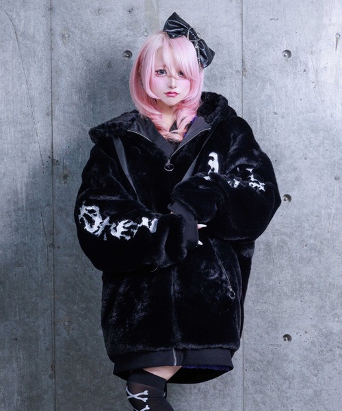 Amilige アミリージュ ロゴ刺繍ファーZIPコート ホワイト Amilige アミリージュ ロゴ刺繍ファーZIPコート ホワイト ロゴ刺繍