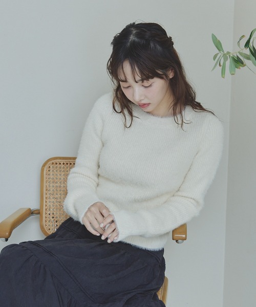Lallana(ララーナ)の「シャギーショートニット(ニット/セーター・レディース・アイボリー/ネイビー/ベージュ・FREE)」の22枚目の写真