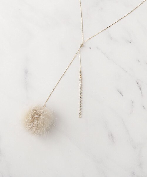 SHOO・LA・RUE（シューラルー）の「◆ミンクファーモチーフネックレス（ネックレス・レディース・ライトグレー/ホワイト/ベージュ・00）」の4枚目の写真