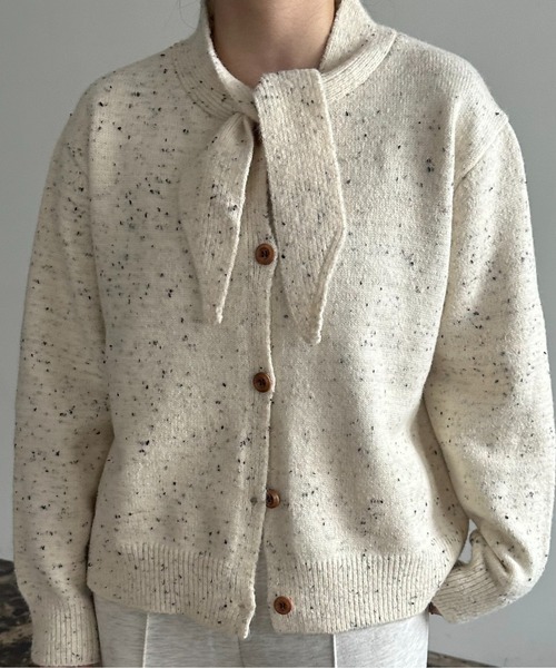 lawgy（ラウジー）の「grain tie wood button knit / グレインタイ