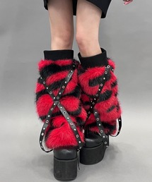 Deviants（ディビアンツ）の「スタッズクロスブレードファーレッグウォーマー（レッグウォーマー）」