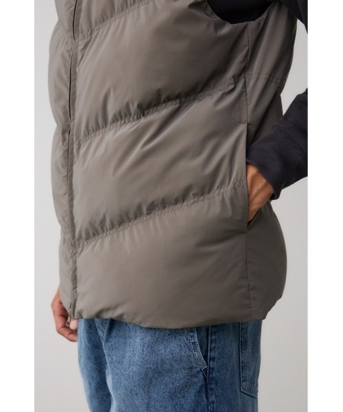 AZUL by moussy（アズールバイマウジー）の「中綿シャイニーベスト（ダウンベスト・メンズ・ブラック/カーキ・MEDIUM/LARGE）」の15枚目の写真