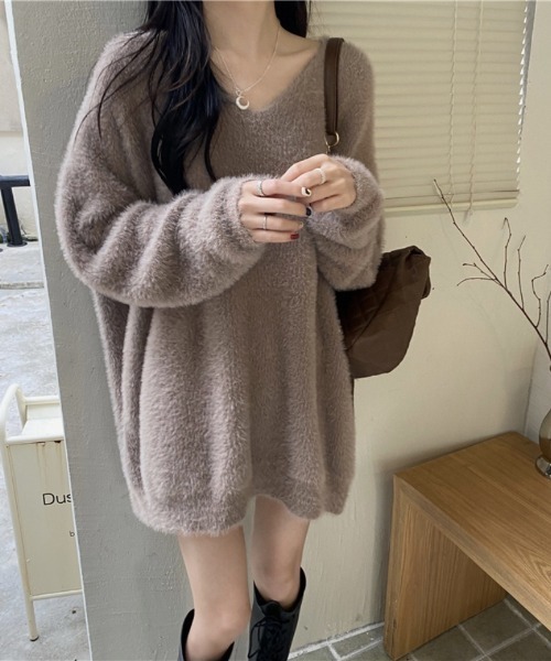 Ritzy(リッツィー)の「オーバーサイズ Vネックニット セーター(ニット/セーター・レディース・ブルー系/ベージュ/レッド/ホワイト/ブラック・FREE)」の10枚目の写真