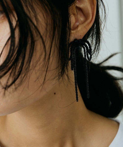 marjour（マージュール）の「DOUBLE RIBBON PIERCE（ピアス（両耳用）・レディース・ブラック・FREE）」の6枚目の写真